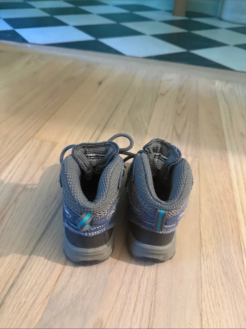 Vasque Kids Grey and Blue Hiking Boots size 10